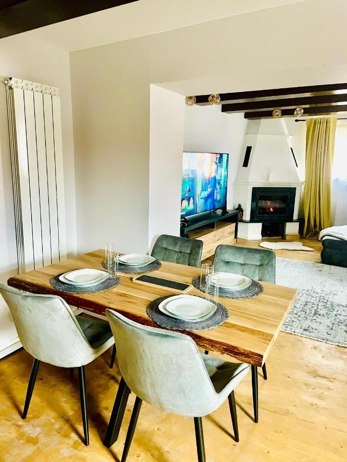 Bran Place La Odaie Simon Luaran gambar