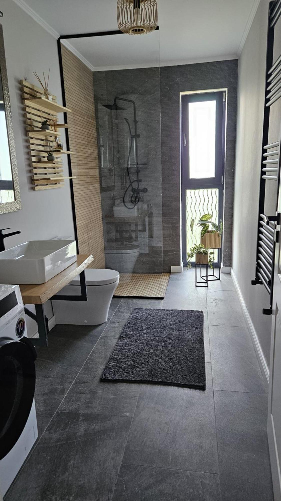 Bran Place La Odaie Simon Luaran gambar