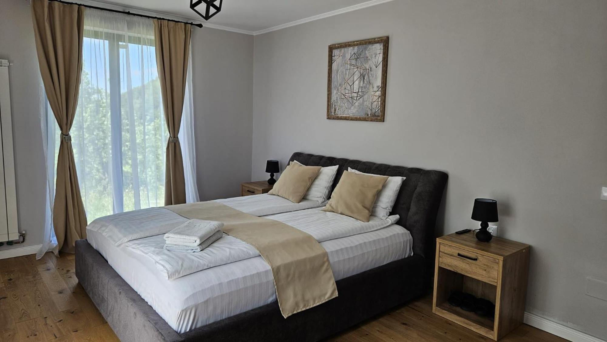 Bran Place La Odaie Simon Luaran gambar