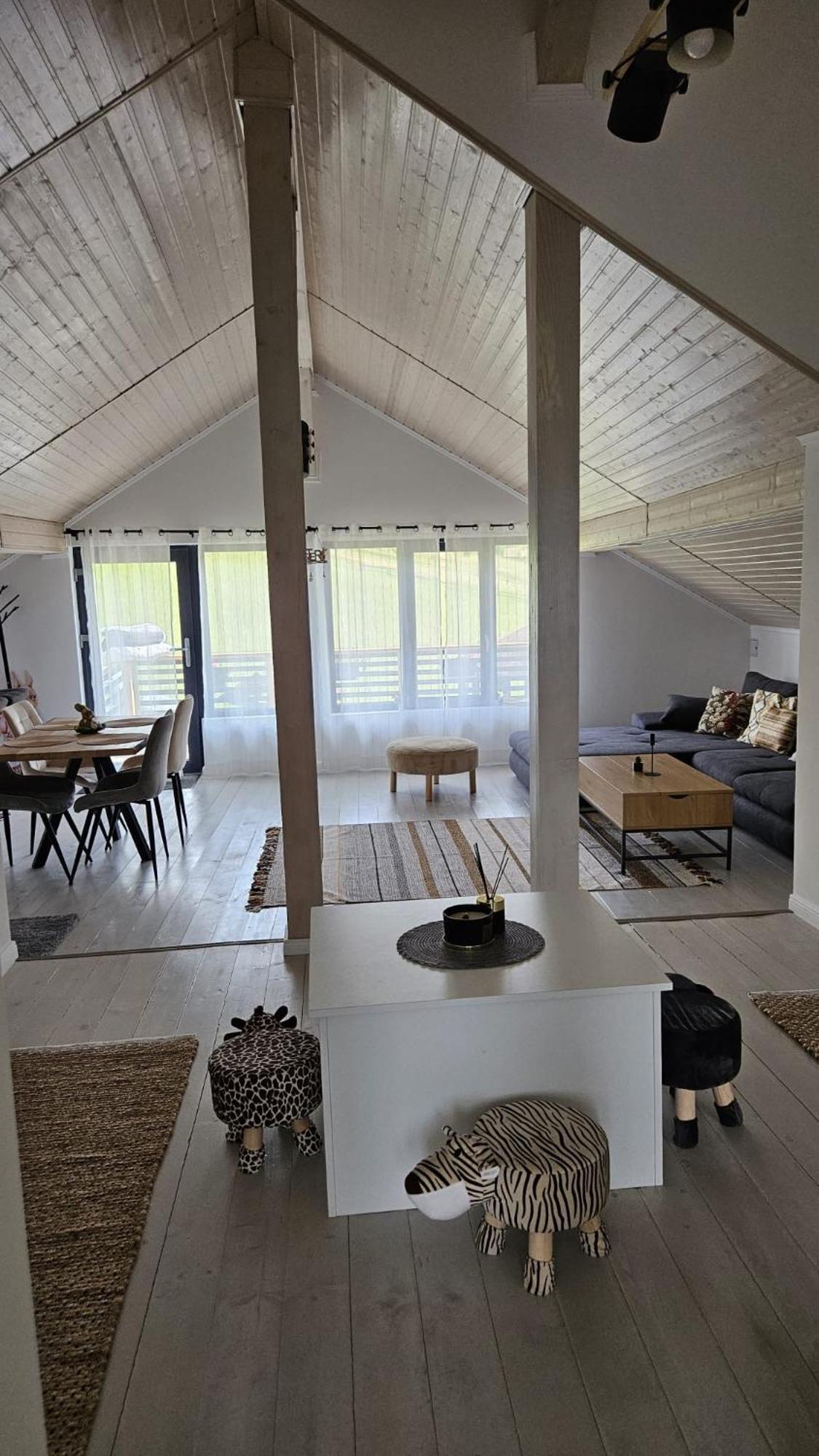 Bran Place La Odaie Simon Luaran gambar