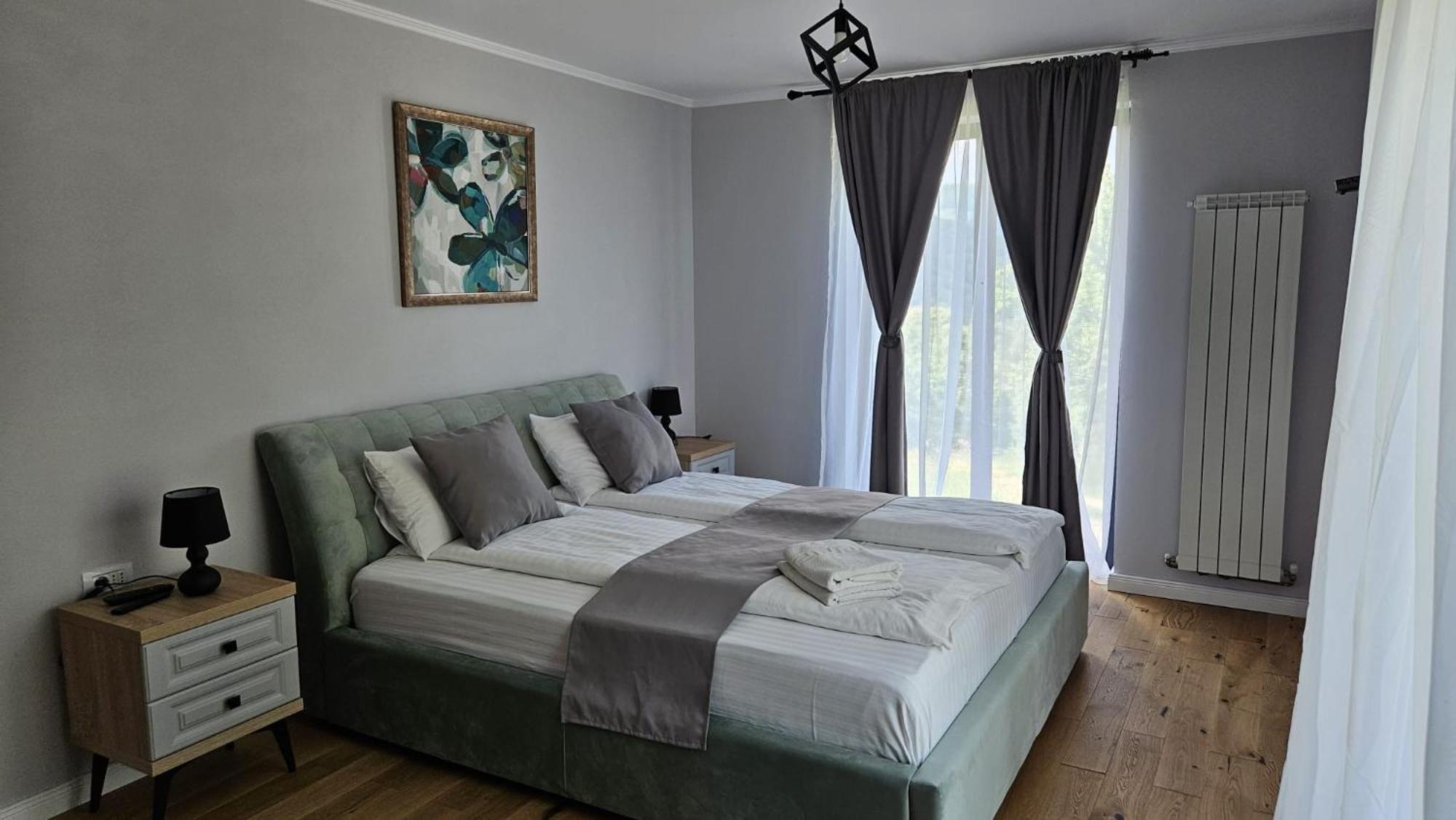 Bran Place La Odaie Simon Luaran gambar